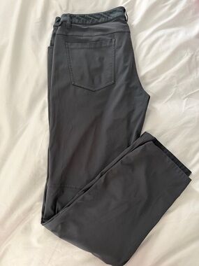 Men’s Lululemon ABC pants in charcoal grey
EUC
36x32
